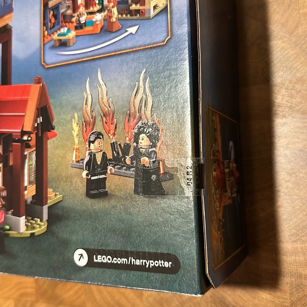 Lego 75980 Harry Potter Attack on the Burrow 1047pcs Age9+ New